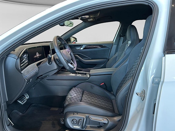 Volkswagen Passat 9 of 19