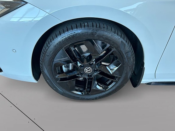 Volkswagen Passat 14 of 19