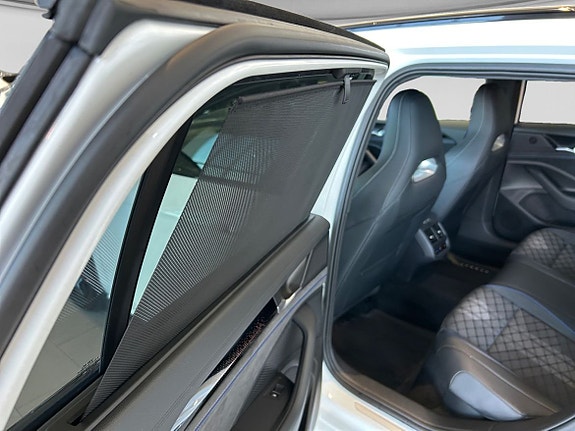 Volkswagen Passat 15 of 19