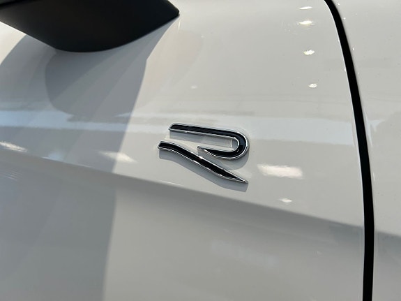 Volkswagen Passat 7 of 19