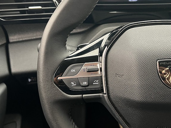 Peugeot 308 SW 16 of 26