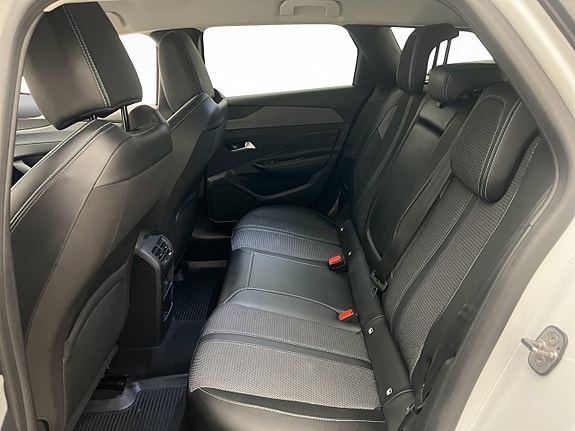 Peugeot 308 SW 15 of 26