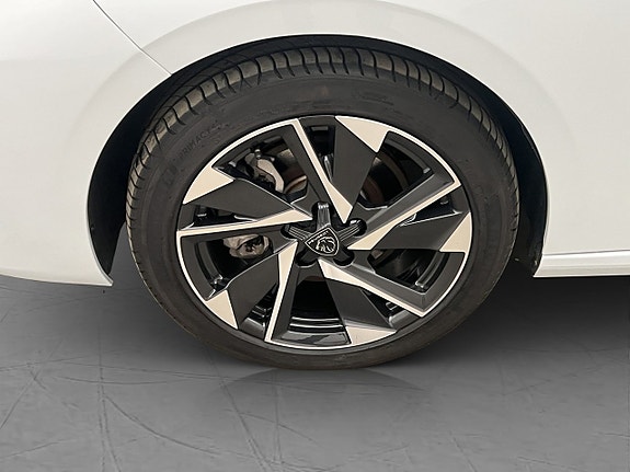 Peugeot 308 SW 22 of 26