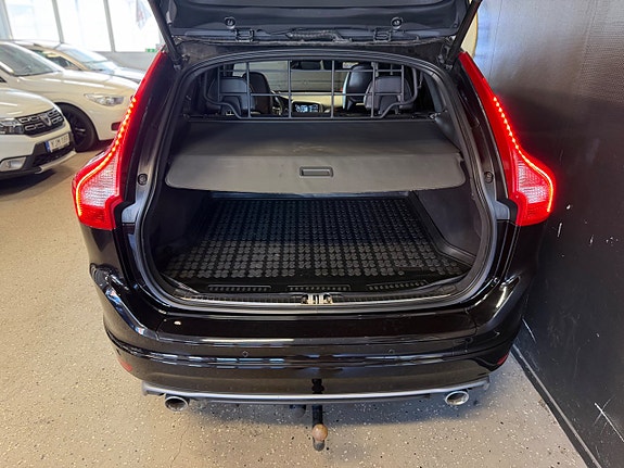 Volvo XC60 10 of 24