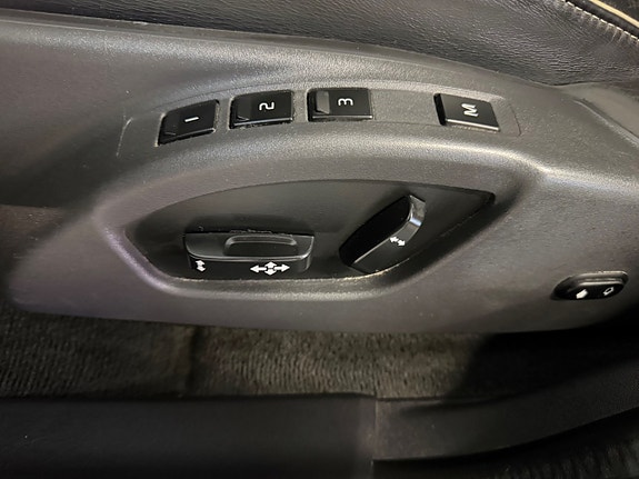 Volvo XC60 13 of 24
