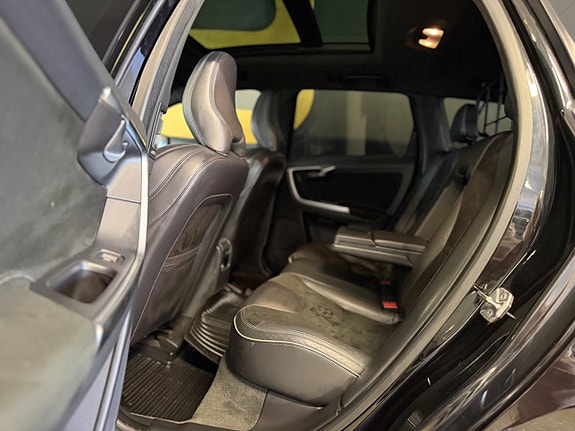 Volvo XC60 16 of 24