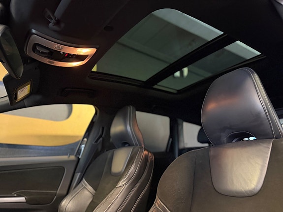 Volvo XC60 14 of 24