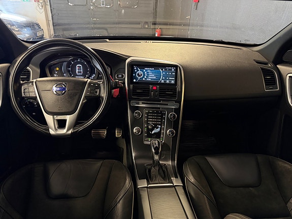 Volvo XC60 17 of 24