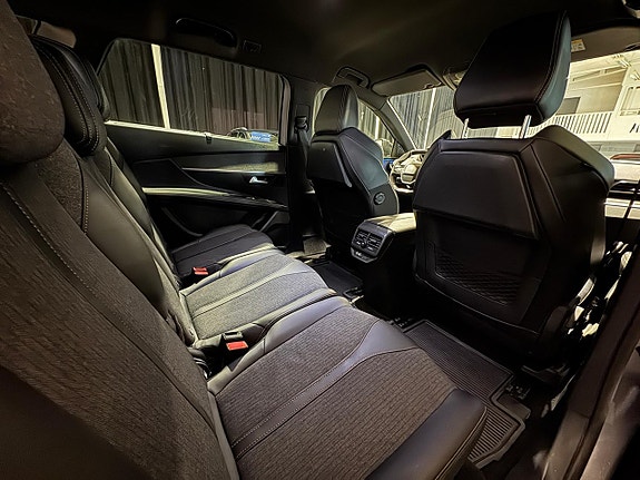 Peugeot 5008 7 of 19