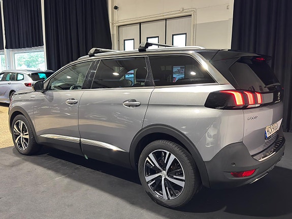 Peugeot 5008 3 of 5