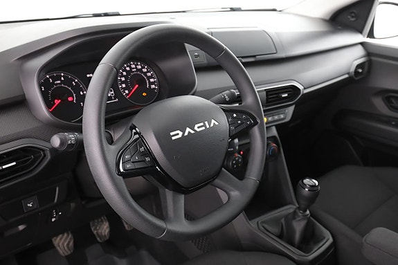 Dacia Sandero 12 of 30