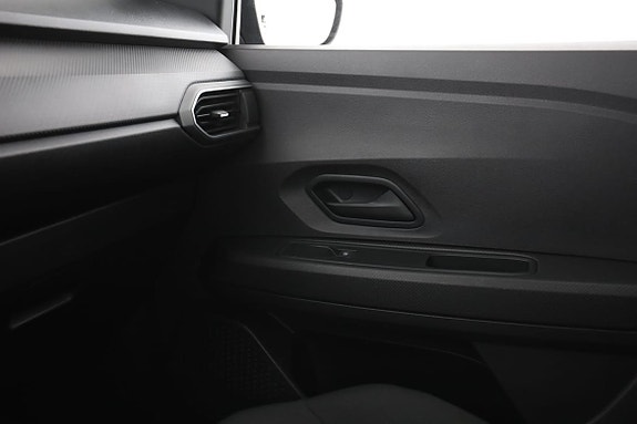 Dacia Sandero 27 of 30