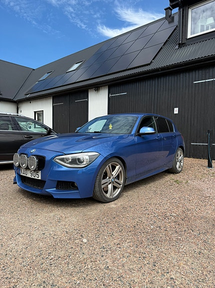 BMW 118d 2 of 13