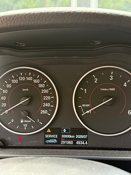 BMW 118d 6 of 13