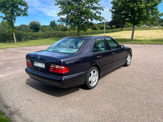 Mercedes-Benz E240 3 of 5