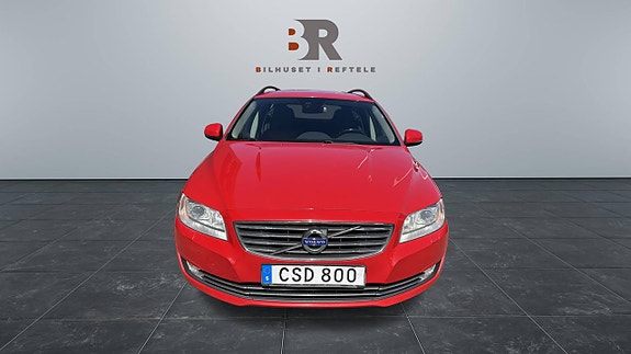 Volvo V70 3 of 5