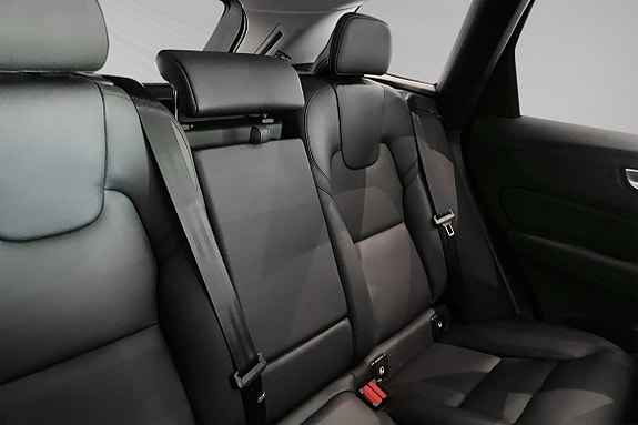 Volvo XC60 11 of 24