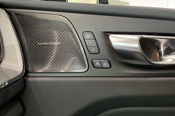 Volvo XC60 18 of 24