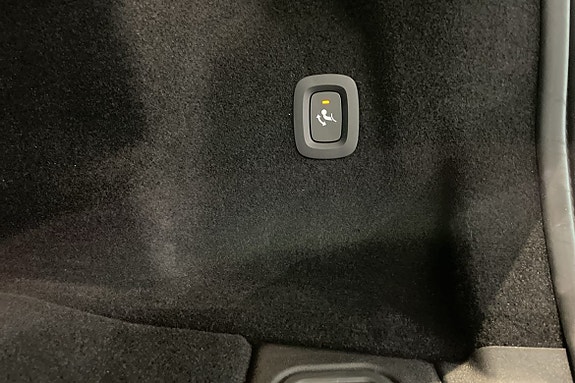 Volvo XC60 13 of 24