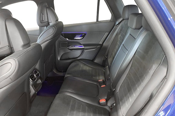 Mercedes-Benz GLC300 de 8 of 17