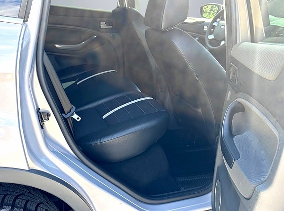 Ford Kuga 10 of 12