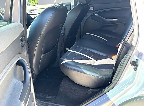 Ford Kuga 11 of 12