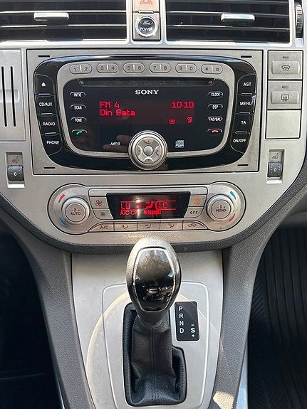 Ford Kuga 12 of 12