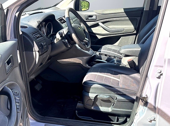 Ford Kuga 8 of 12