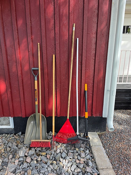 Trädgårdsredskap samt snöskyffel