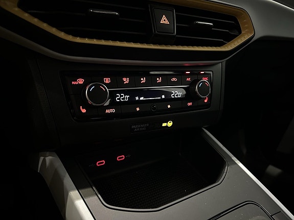 Seat Arona 12 of 13