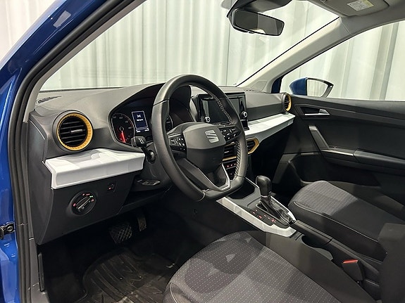 Seat Arona 8 of 13