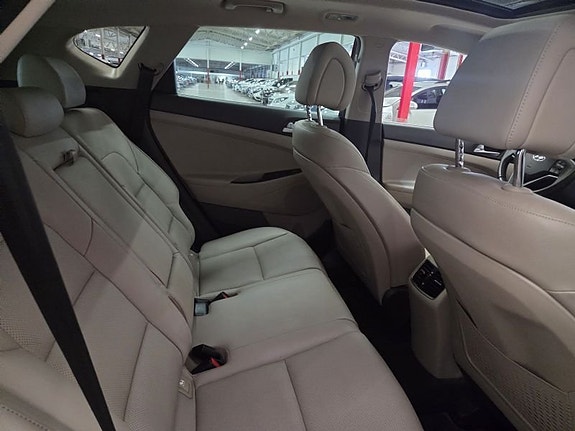 Hyundai Tucson 6 of 10