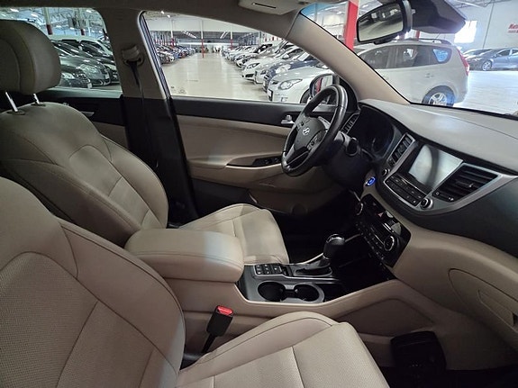 Hyundai Tucson 4 of 5