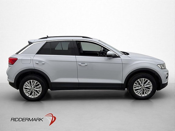 Volkswagen T-Roc 4 of 5
