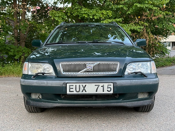 Volvo V40 7 of 10
