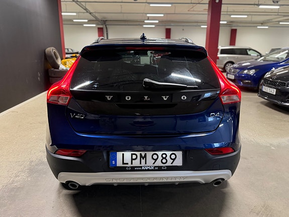 Volvo V40 Cross Country 4 of 5