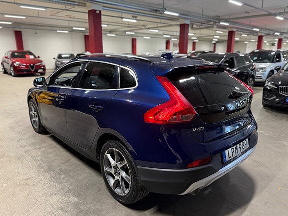 Volvo V40 Cross Country 5 of 5