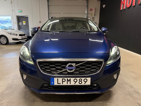 Volvo V40 Cross Country 7 of 15