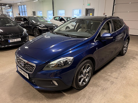 Volvo V40 Cross Country 6 of 15