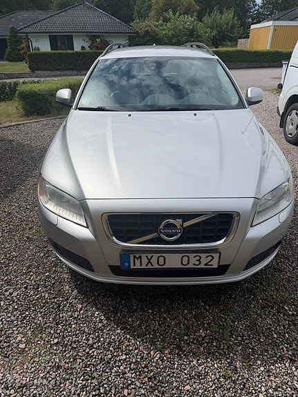 Volvo V70 4 of 5