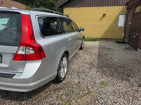 Volvo V70 3 of 5
