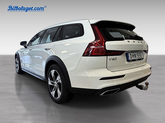 Volvo V60 Cross Country 3 of 7