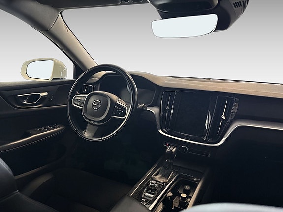 Volvo V60 Cross Country 5 of 7
