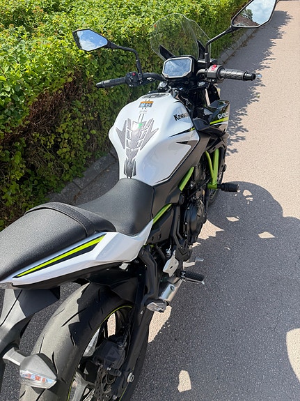Kawasaki Ninja Z650 2 of 4
