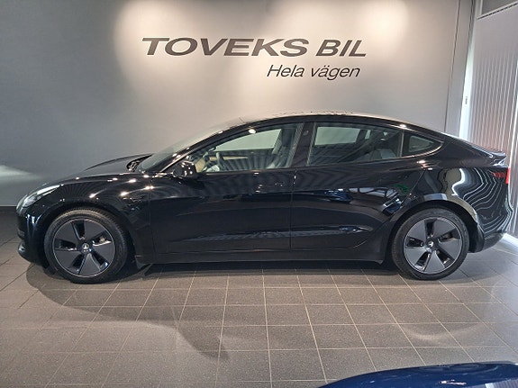 Tesla Model 3 3 of 5