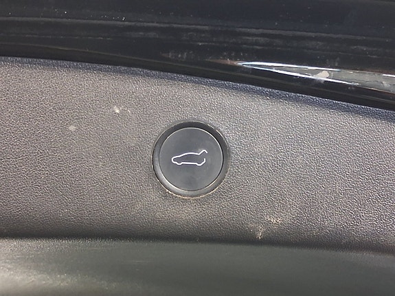 Tesla Model 3 12 of 13