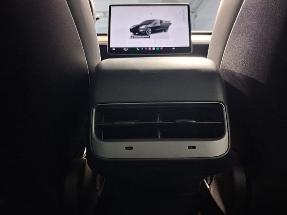 Tesla Model 3 10 of 13
