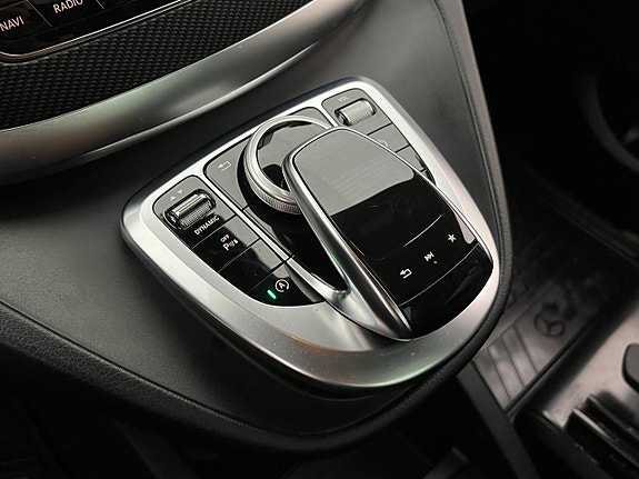 Mercedes-Benz V220 d 28 of 30