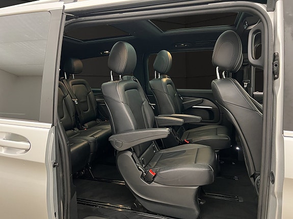 Mercedes-Benz V220 d 30 of 30
