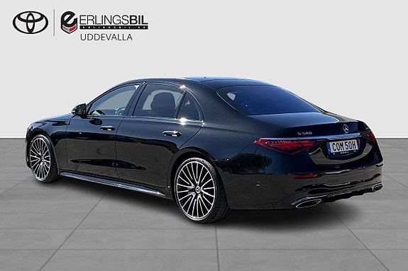 Mercedes-Benz S580 2 of 5